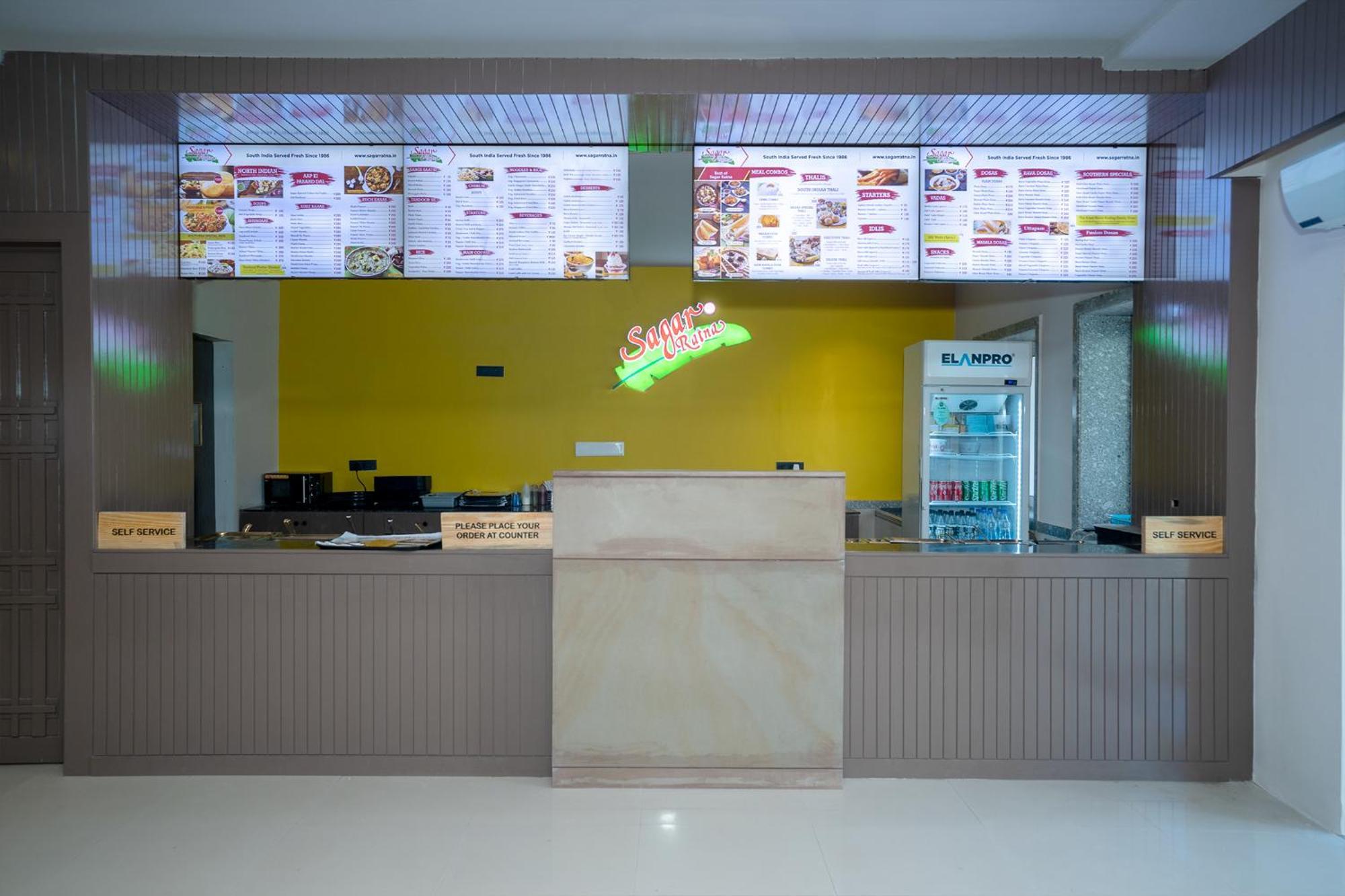 Tiger'S Trail Hotel & Food Court Кумбалгарх Екстериор снимка