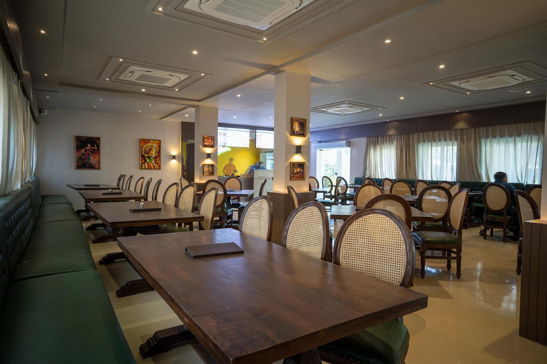 Tiger'S Trail Hotel & Food Court Кумбалгарх Екстериор снимка